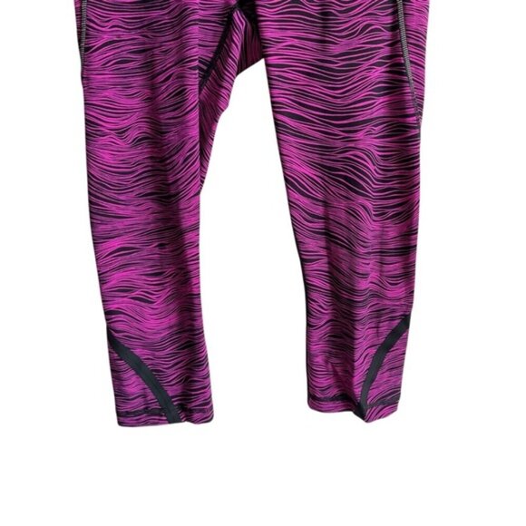 Lululemon On Track Crop (19") US 4 Life Lines Polar Pink Black / Black - Picture 6 of 12